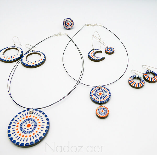 Collier simple rond, 30€ - Collier double rond, 32€ - Bague, 14€ - BO de 20€ à 32€ - Céramique