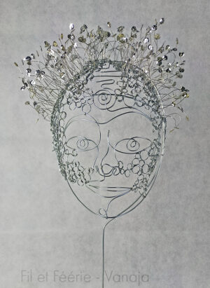 Visage 3 - H.45cm - 10€/mois - 350 €