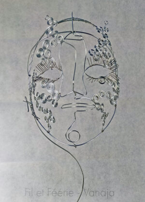 Visage 5 - H.48cm - 10€/mois - 350 €