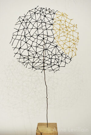 Tondo noir et or - Diam&egrave;tre : 28cm - sur socle - 10&euro;/mois - 450&nbsp;&euro;