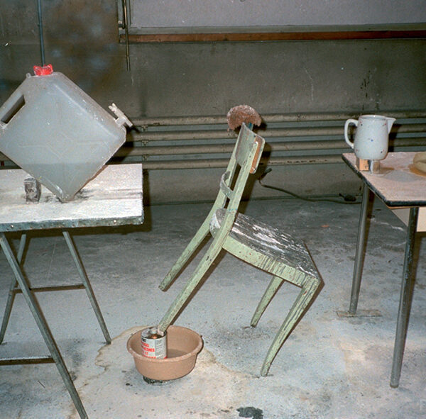 Peter Fischli & David Weiss Der Lauf der Dinge (Le Cours des choses), 1985-1987 Film 16 mm, couleur et son, transféré sur format numérique, durée 29’30’’ - Acquisition en 1987 - Collection Frac des Pays de la Loire